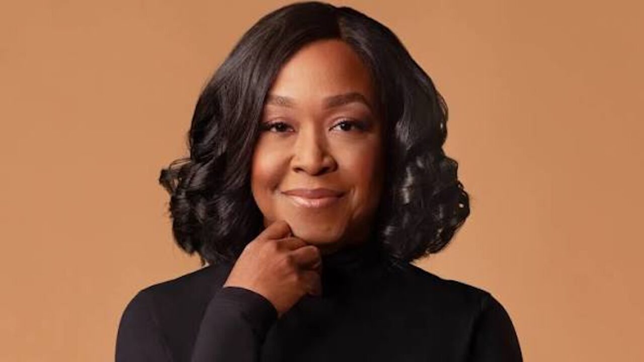 Netflix toma decisão sobre futuro de Shonda Rhimes após sucesso bilionário de Bridgerton