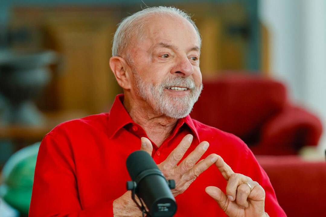Lula aciona ‘modo desespero’ e aumenta Bolsa Família em 15% às vésperas das eleições