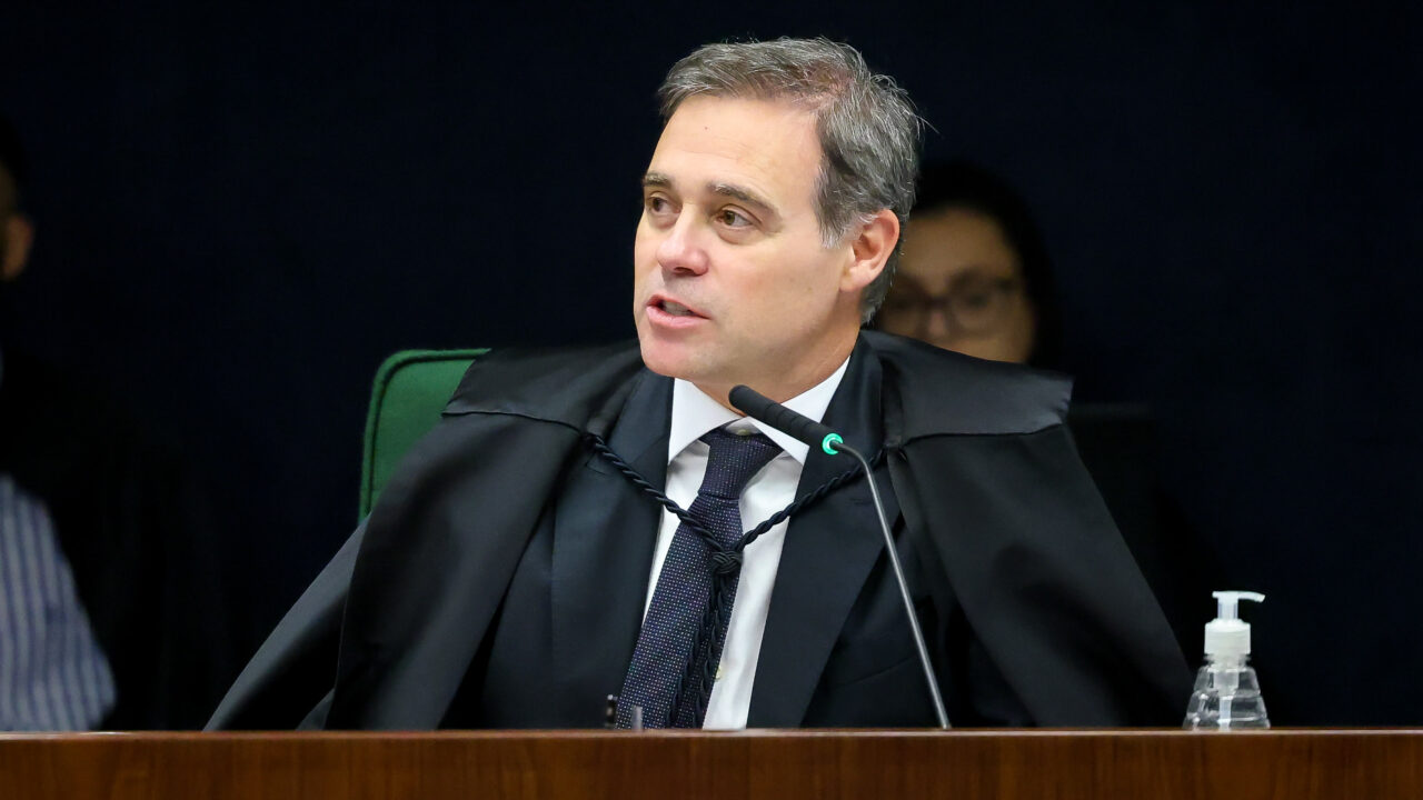Mendonça sugere que Moraes merecia ser incluído no inquérito das fake news