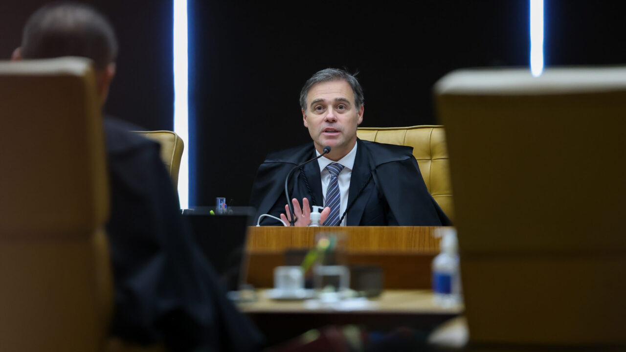 Mendonça admite ter se reunido com Vorcaro em seu instituto
