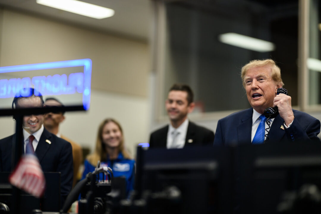 Crusoé: Trump volta a falar no “Estreito de Trump”