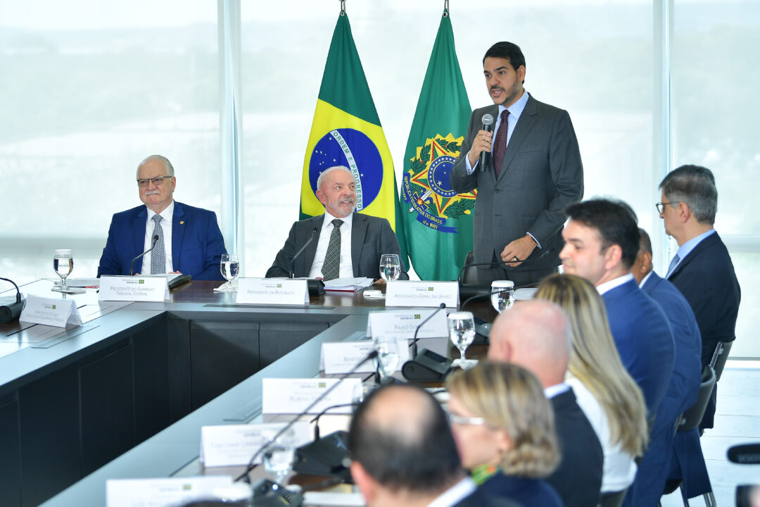 AGU defende legalidade de reajuste do Bolsa Família às vésperas da eleição