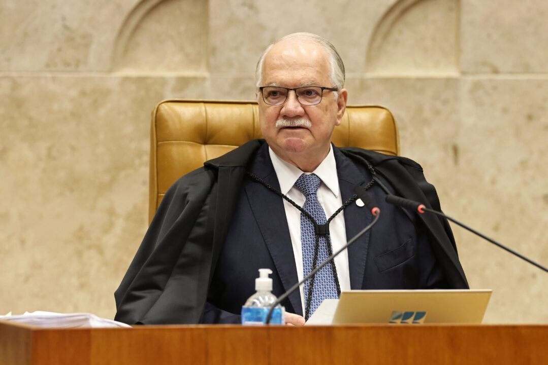 Fachin vota para manter julgamento do caso Moraes-Vorcaro