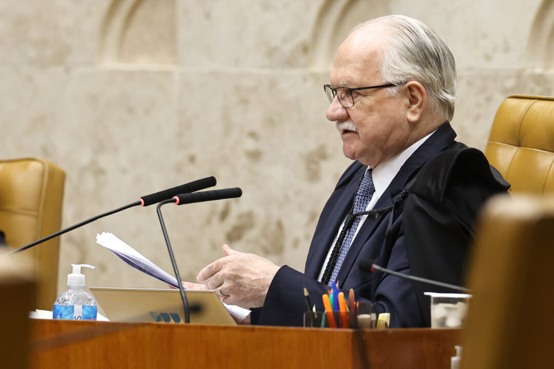 Fachin adia julgamento sobre atuação de Mendonça no caso Master