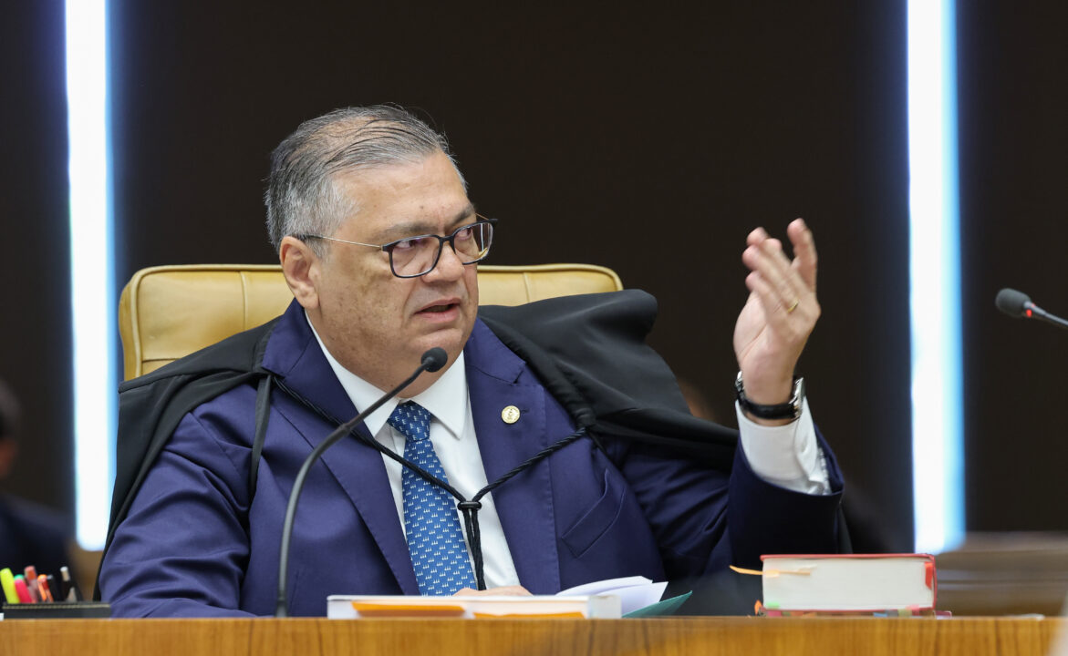 Crusoé: Por que Dino pediu vista na sessão extraordinária do STF?