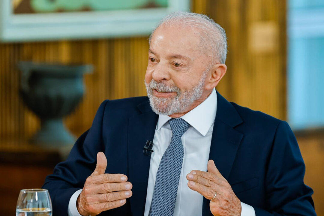 “Se me deu, já bebi”, diz Lula sobre uísque presenteado por Vorcaro