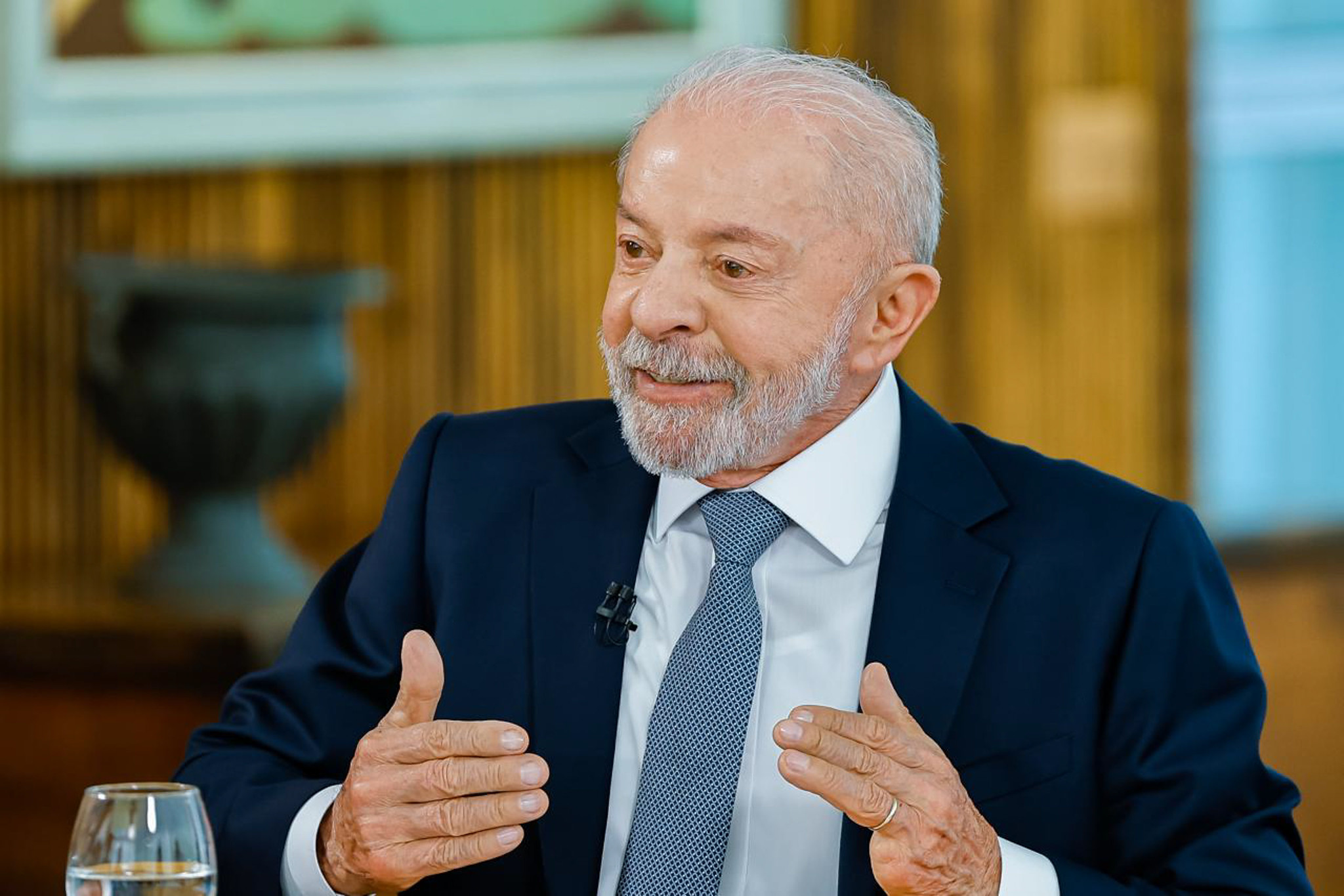 “Se me deu, já bebi”, diz Lula sobre uísque presenteado por Vorcaro