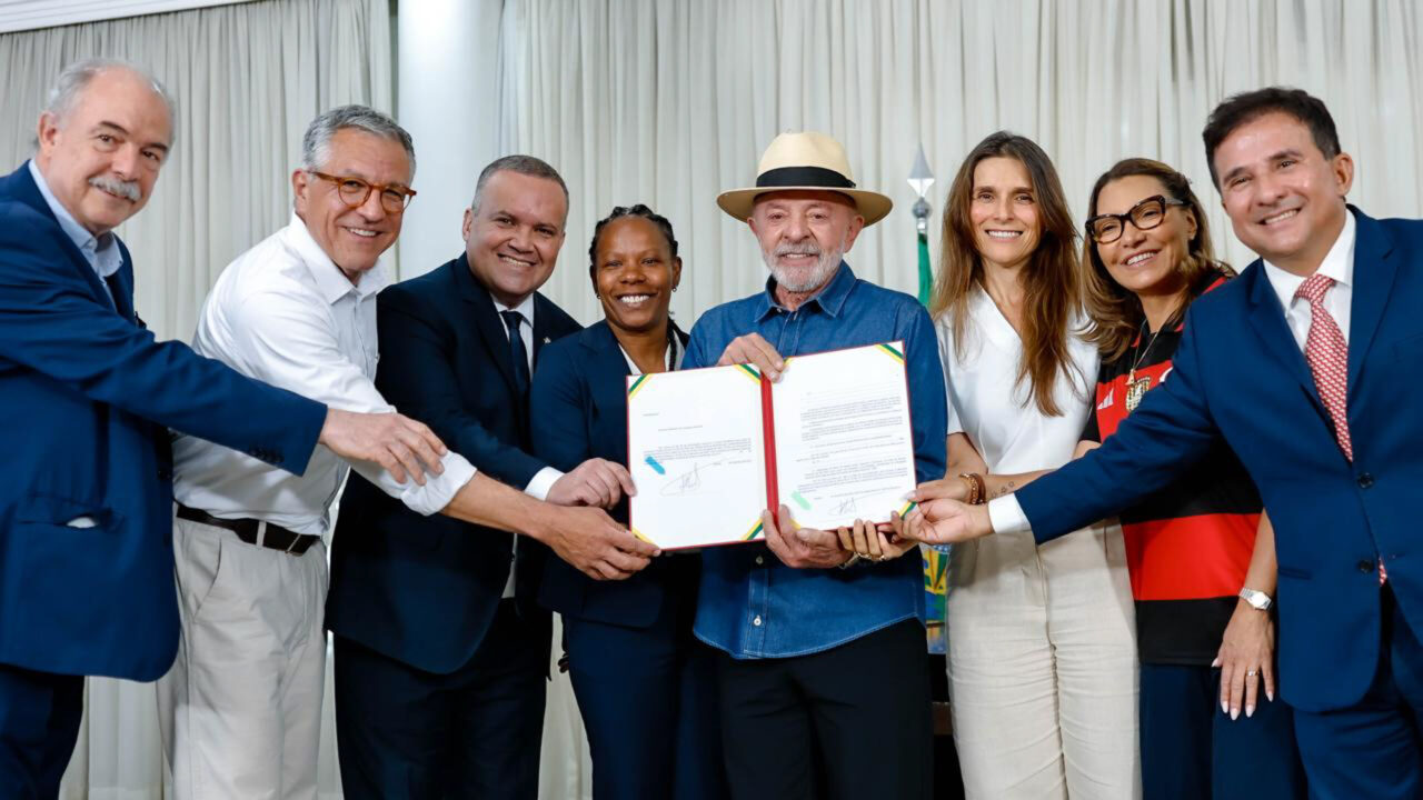 Janja usa colar de Nossa Senhora Aparecida em meio a fake news