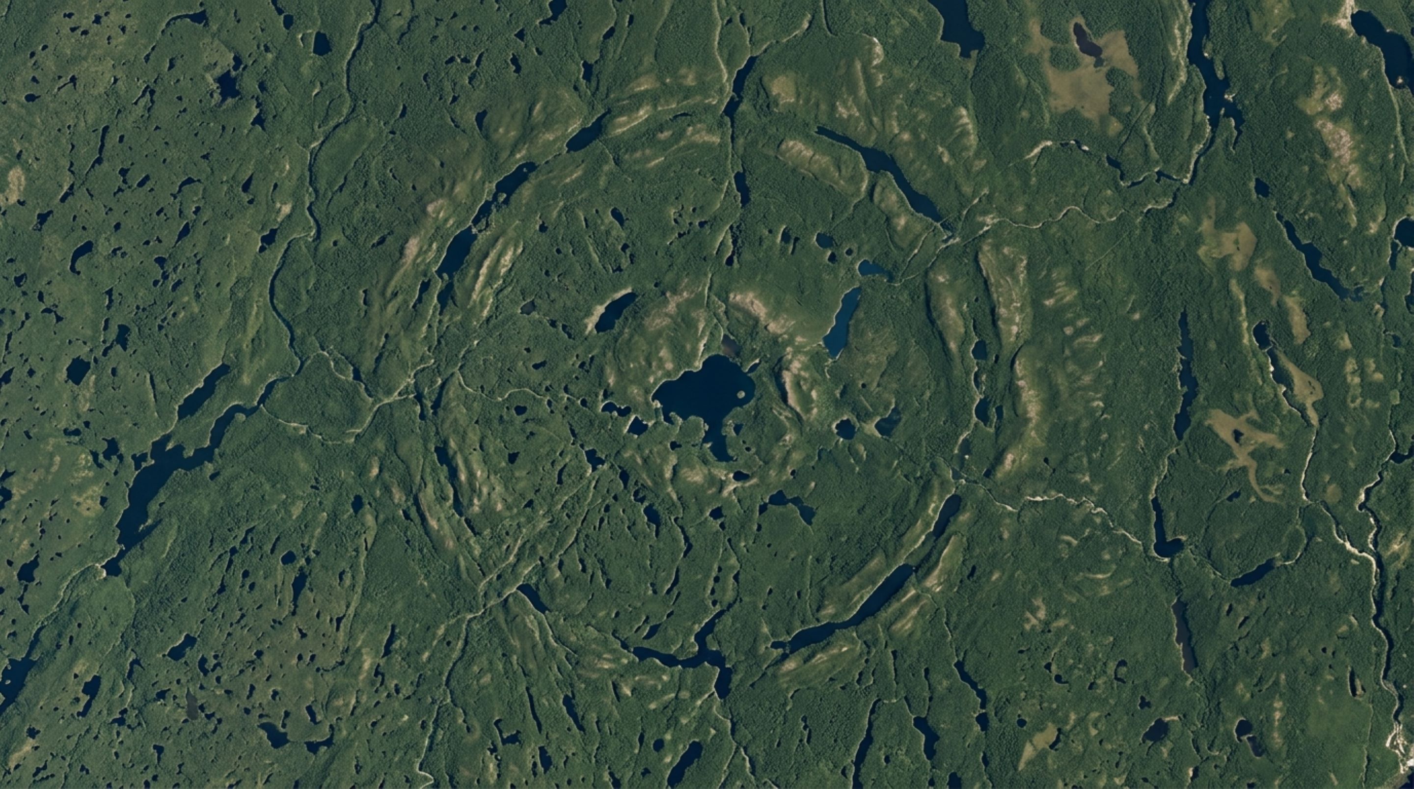 Um campista procurava um lugar no mapa e encontrou uma cratera no Quebec