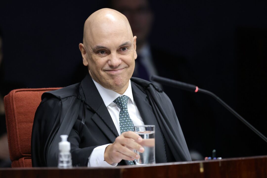 Crusoé: Economist fala em ‘decepção’ sobre Alexandre de Moraes