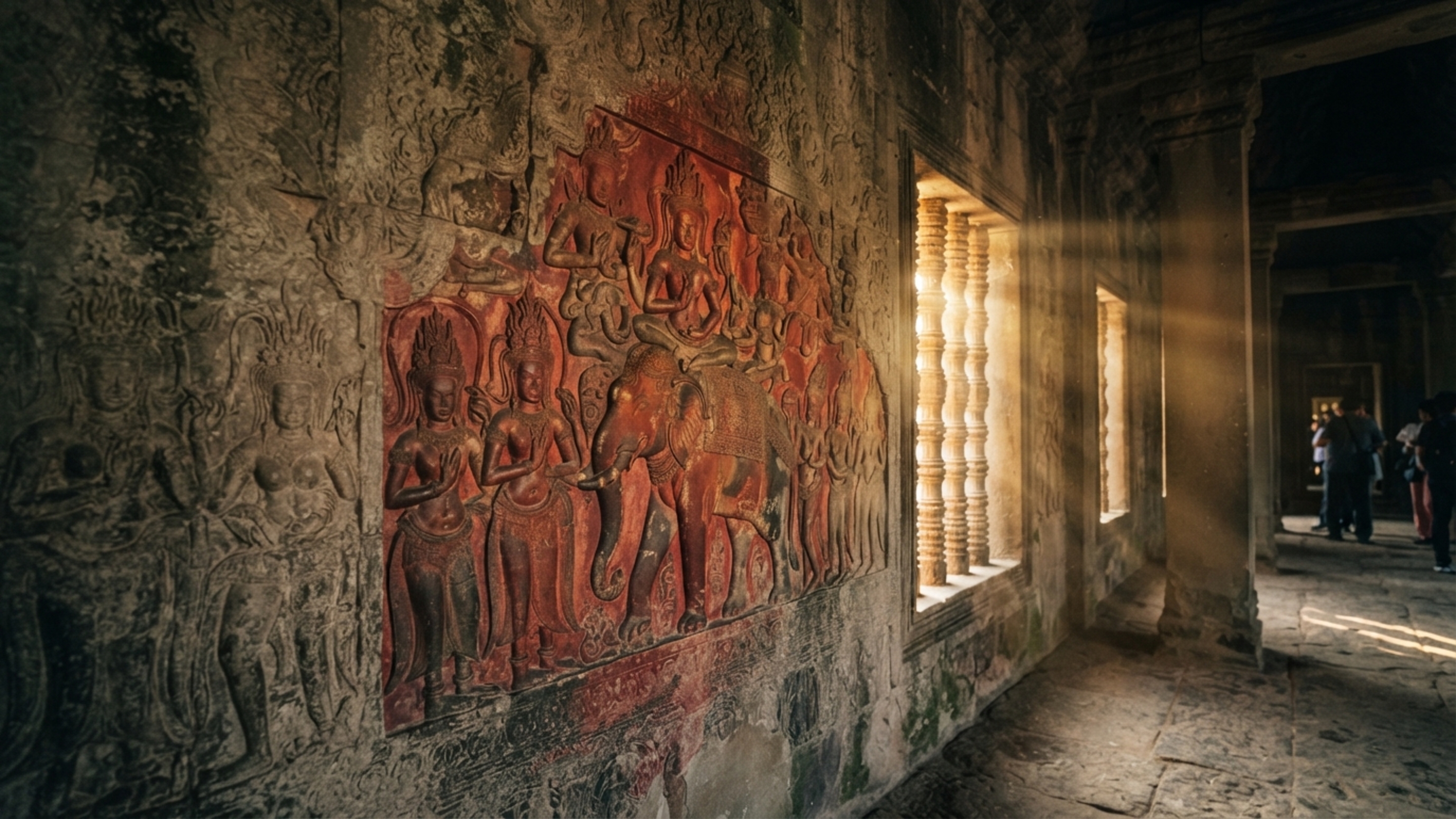 Pinturas quase invisíveis em Angkor Wat reapareceram quando uma técnica criada para imagens de satélite aumentou diferenças mínimas de cor