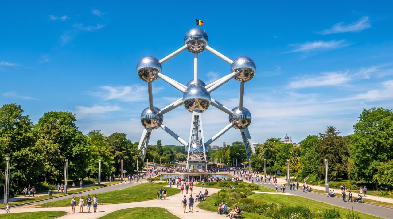 A arquitetura e as curiosidades do monumento Atomium em Bruxelas