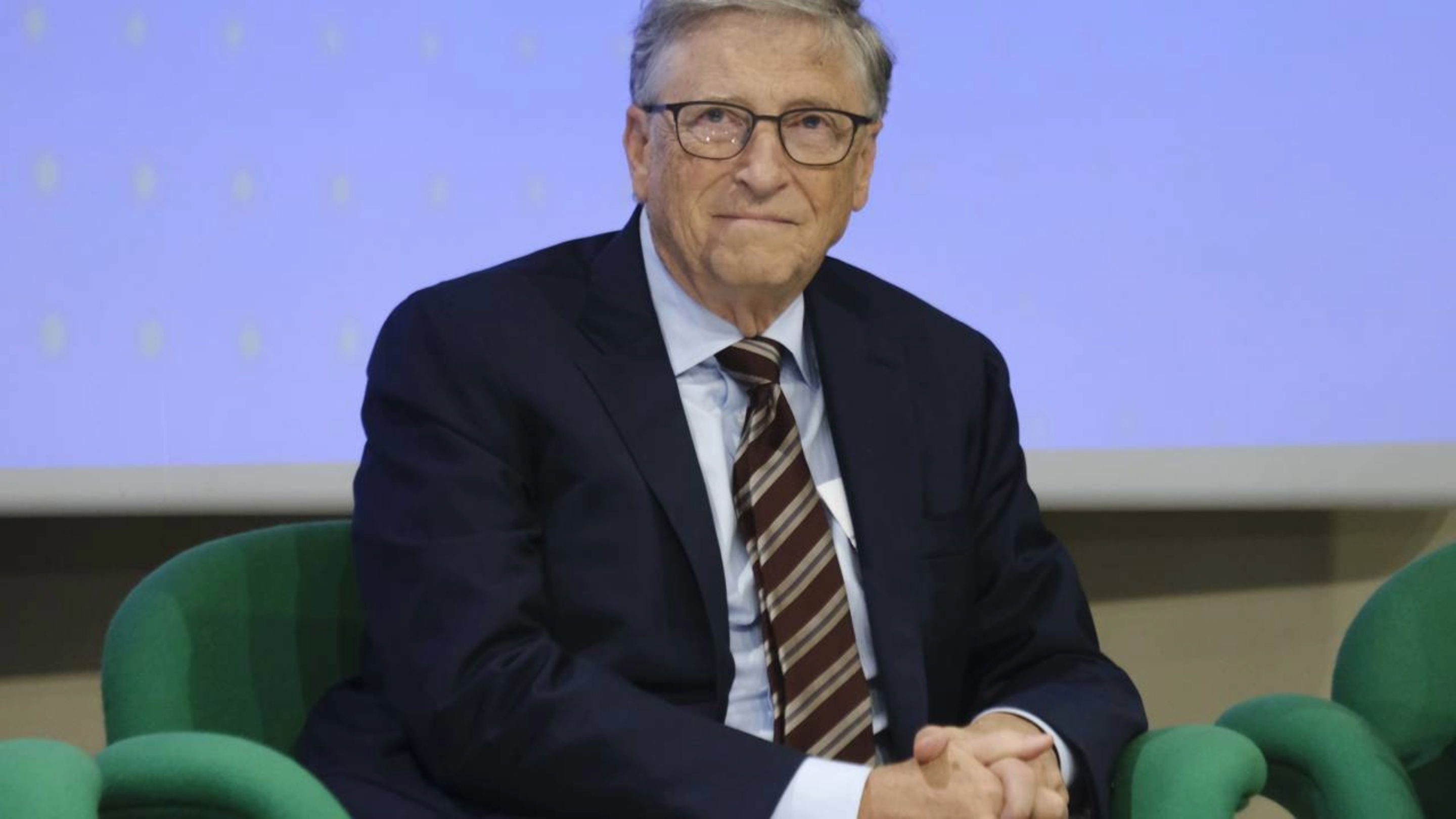 Bill Gates faz alerta sobre IA, diz que empresas não podem se regular sozinhas e que a humanidade precisa se proteger
