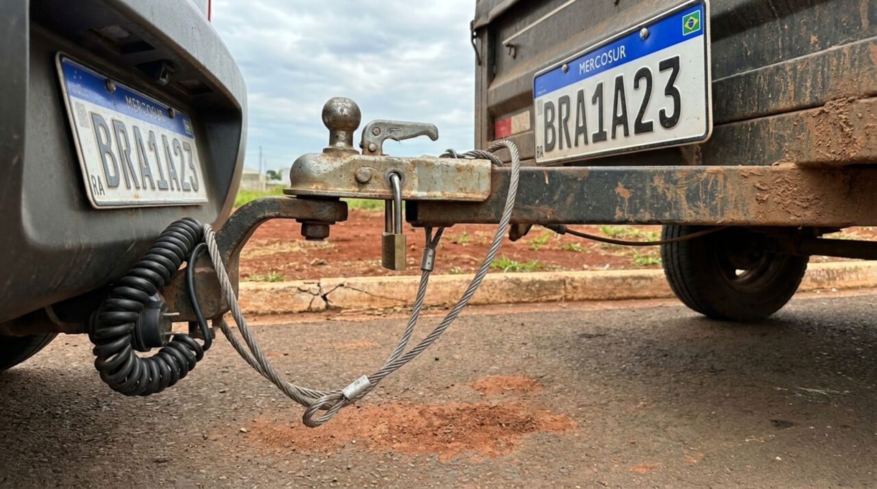 Todos os motoristas que dirigem carros com reboque precisam conhecer estas regras antes de pegar a estrada