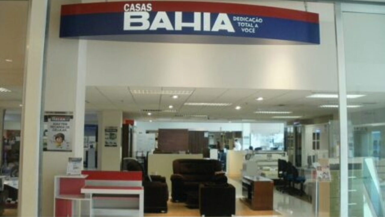 Casas Bahia realiza novo leilão com fogões, lavadoras e geladeiras por apenas R$ 200 após o fechamento de lojas