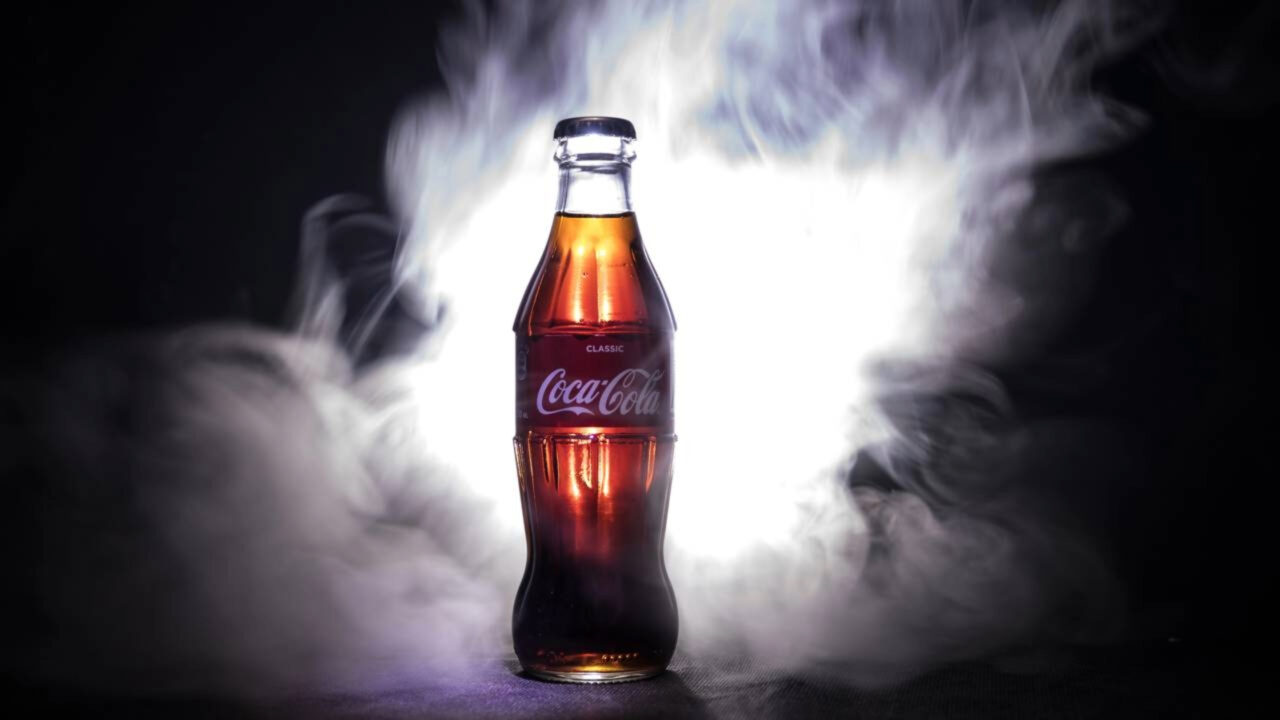 Coca-Cola fecha fábricas, demite cerca de 900 funcionários e intensifica mudança na produção de bebidas