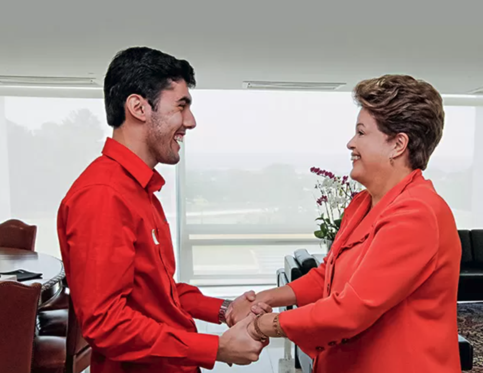 “Dilma Bolada” nega autoria de fake news sobre Flávio e Nossa Senhora