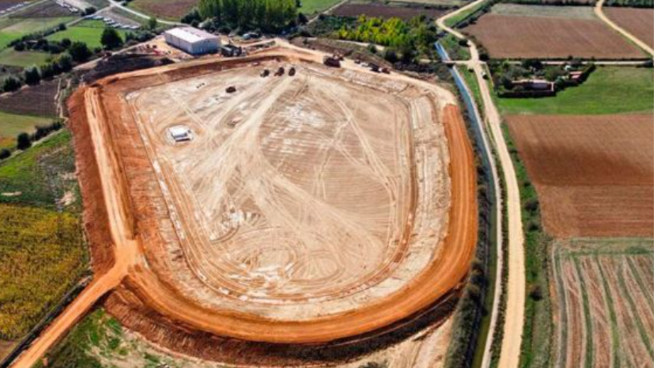 Gastaram €12 milhões em uma invenção para modernizar a irrigação e economizar água, mas em apenas 12 meses, secou um canal que estava irrigando desde 1524