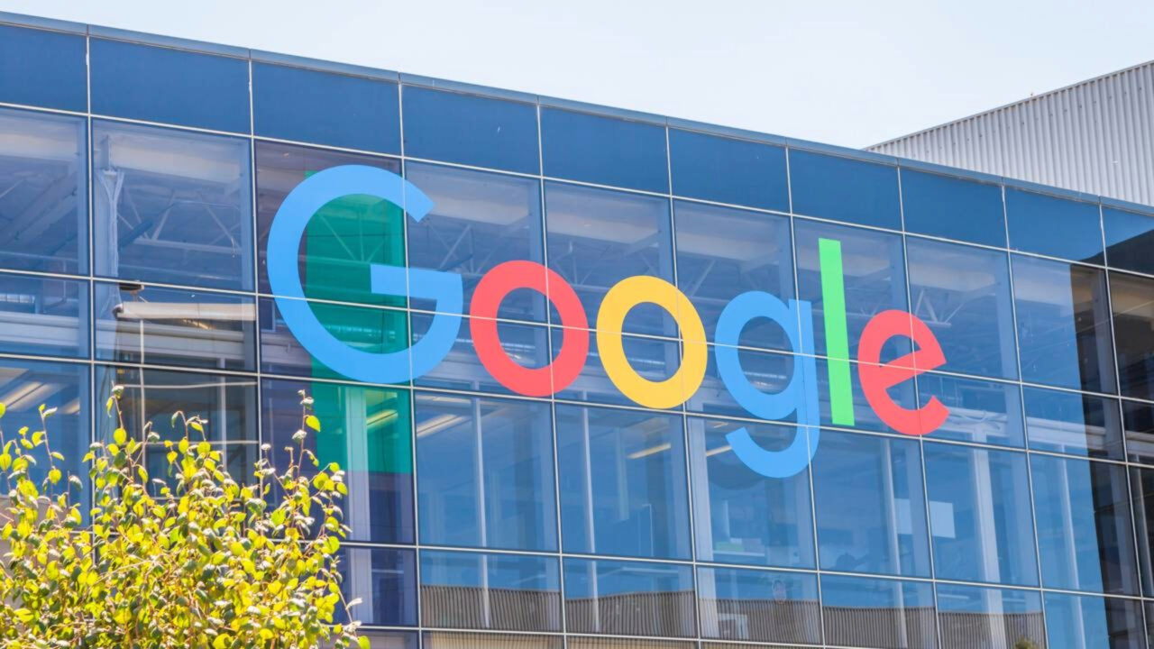 Google procura funcionário para trabalhar em data center e oferece salário anual acima de 120 mil euros