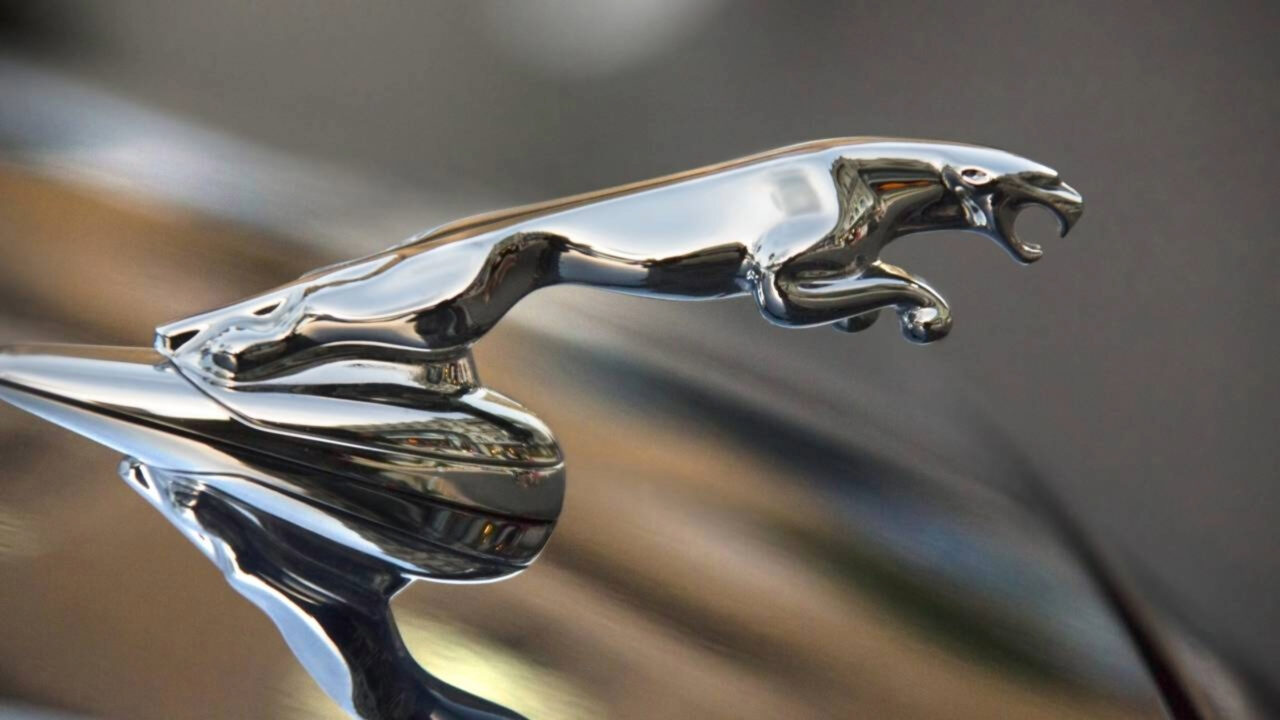 Jaguar Land Rover demite 4 mil funcionários e indústria automotiva mundial liga sinal de alerta