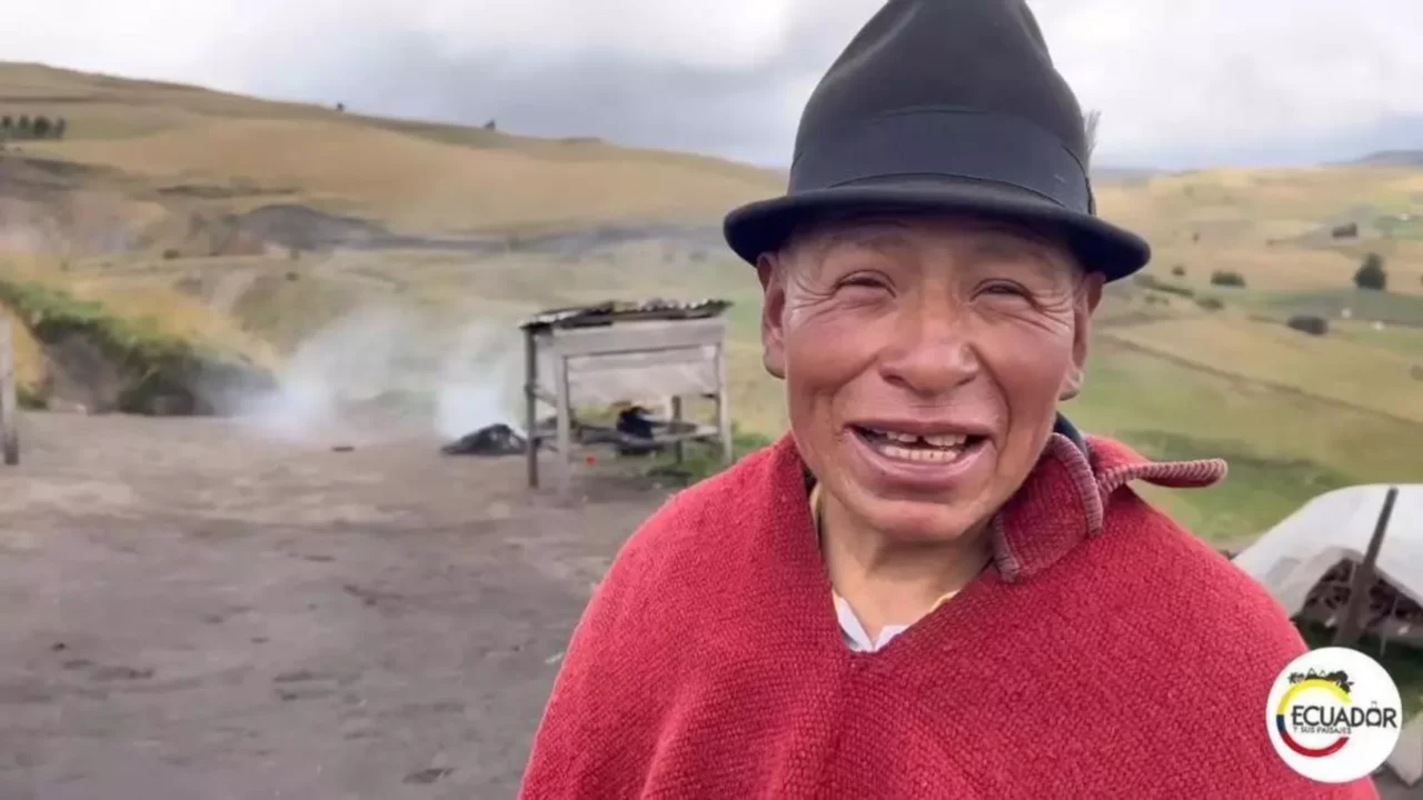 Juanito, o pastor de 71 anos que trabalha isolado a uma altitude de 4.000 metros Nem mesmo doenças chegam aqui. Estamos felizes com tranquilidade