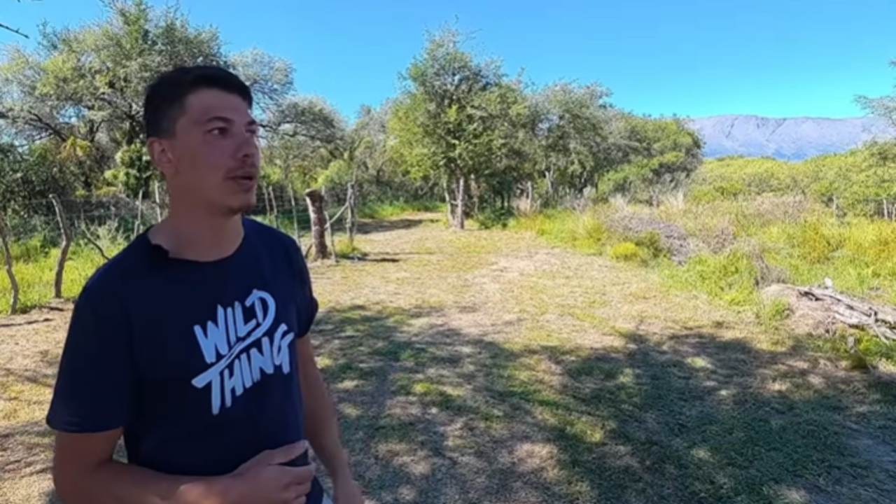 Mauricio, ex-funcionário que resolveu largar tudo e ir morar no mato Se você tem ferramentas e vontade, o trabalho sempre sai à tona