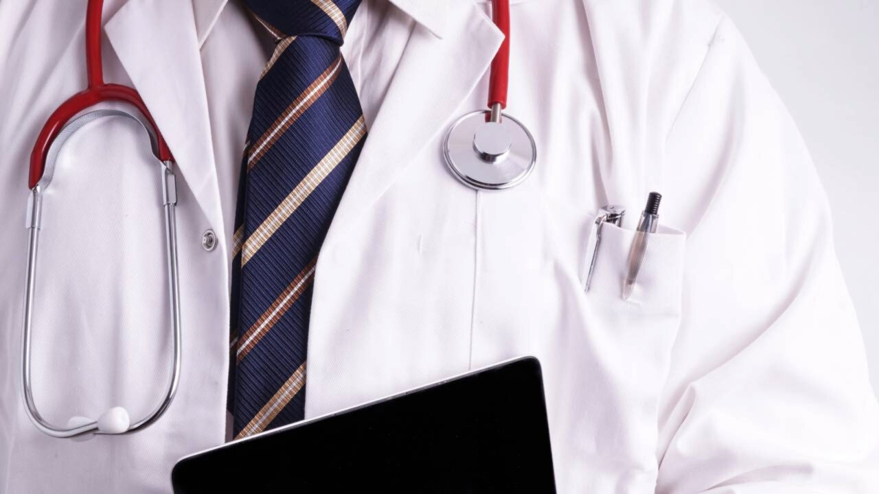 Médico condenado a devolver quase meio milhão de euros ao Estado