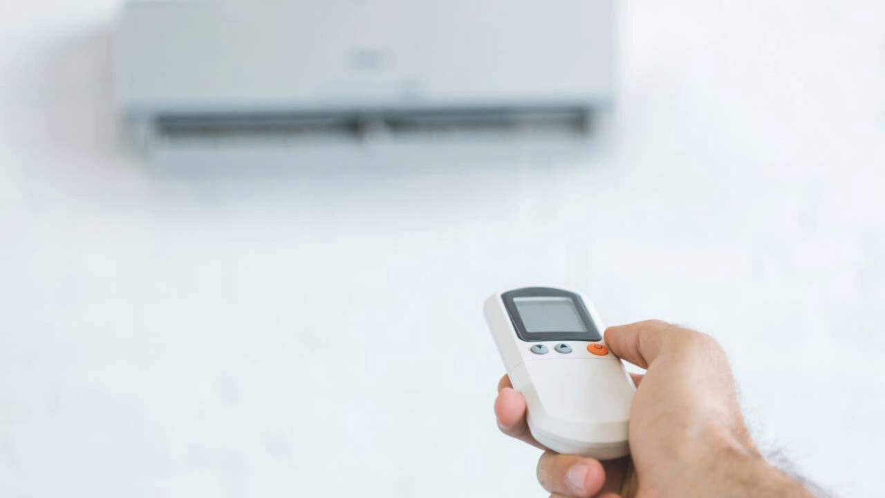 Oficial e confirmado eles conferiram os medidores casa por casa para multar quem estiver usando ilegalmente seu ar-condicionado e outros dispositivos eletrônicos