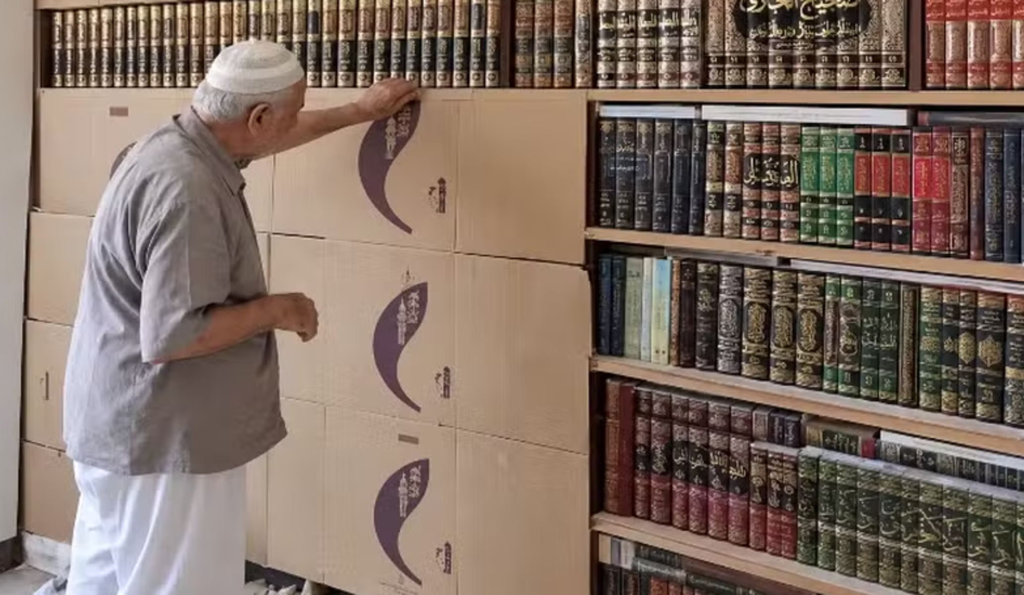 Estudioso sírio reabre biblioteca emparedada há 15 anos