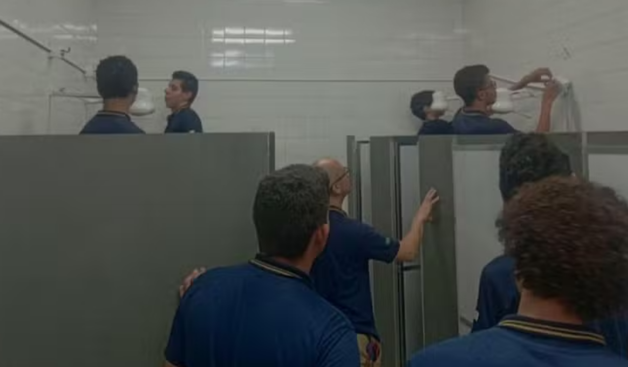 Escola de MG ensina troca de chuveiro no Ensino Médio
