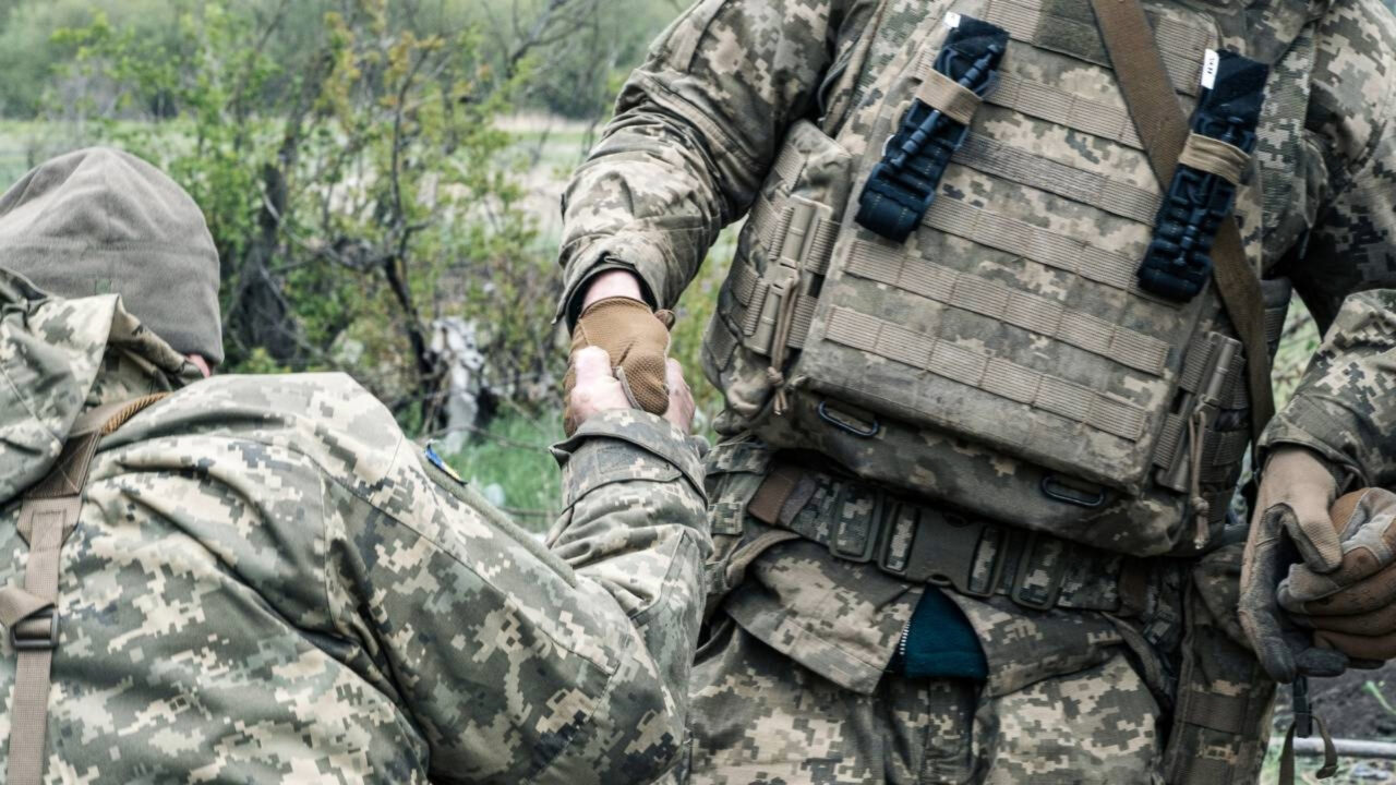 Os EUA unem forças com nação africana apoiada pela Rússia, hospedando aviões de guerra e drones russos em seis bases, ambos unindo contra um inimigo comum