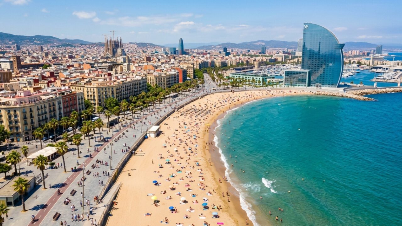 Praias urbanas, arquitetura modernista e vida noturna fizeram esta cidade mediterrânea virar uma das mais visitadas da Europa