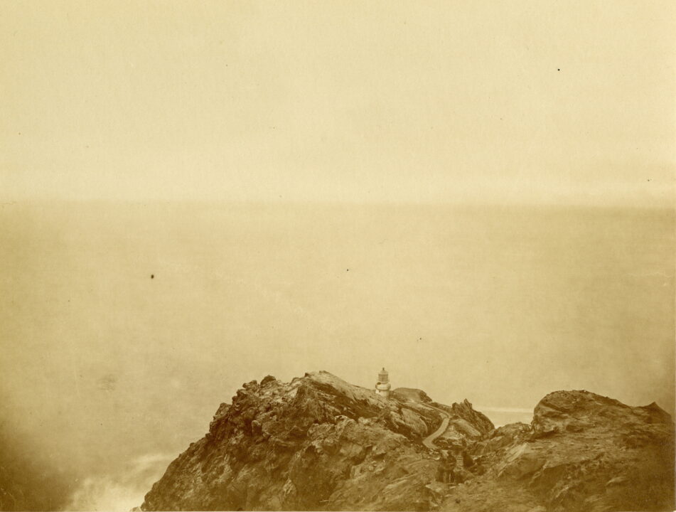 Eles estão procurando voluntários para cuidar e morar de graça em um farol histórico do século XIX são 313 degraus com uma única exigência, paciência