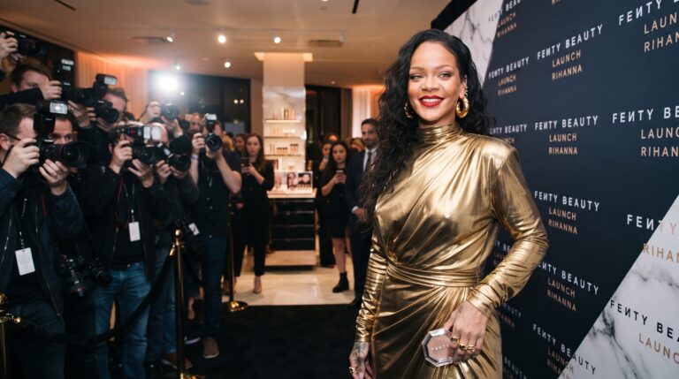 Como Rihanna transformou sua carreira na música em um império bilionário de beleza e moda