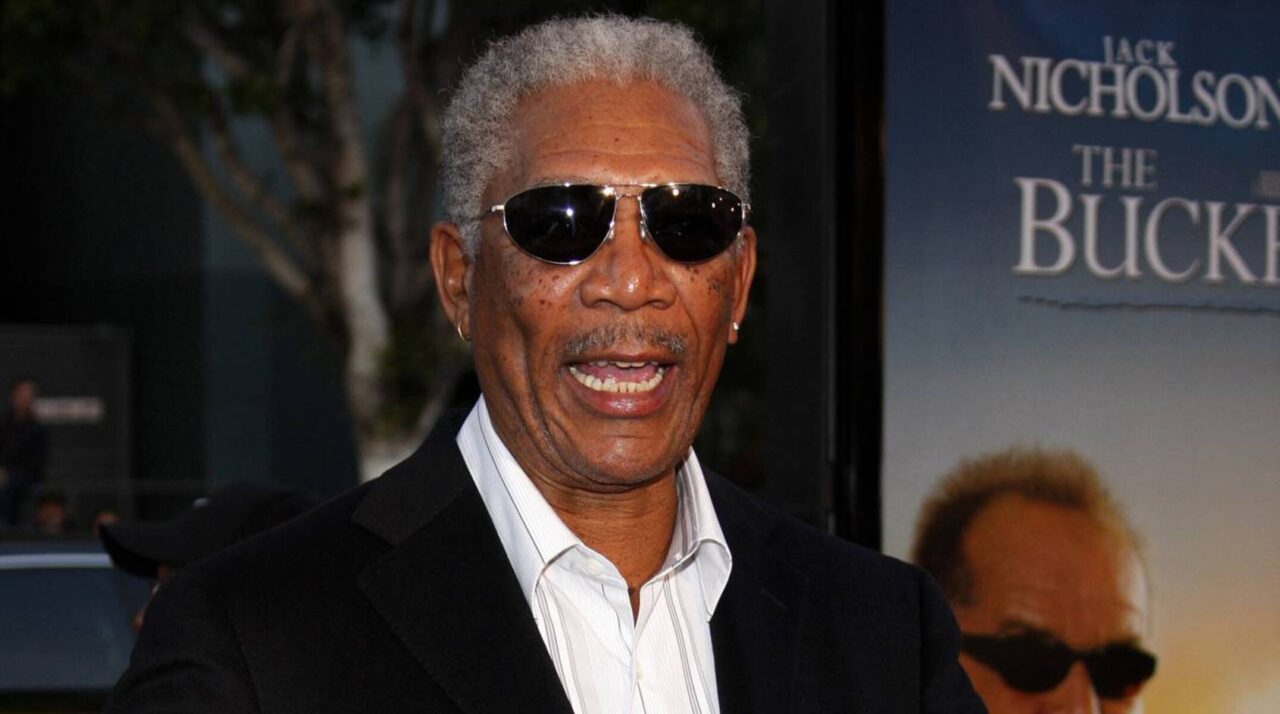 Reflexão de Morgan Freeman sobre humildade: “Nunca deixe que o orgulho seja o seu princípio orientador. Deixe que suas realizações falem por você.”