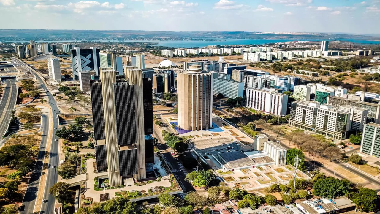 Brasília chama atenção pela arquitetura moderna e pelo planejamento // Créditos: depositphotos.com / Eduardo1304