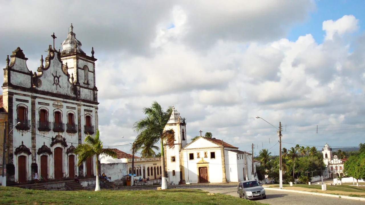 Igarassu reúne igrejas, casarões e ruas históricas // Créditos: Wikipedia / Wikimedia Commons