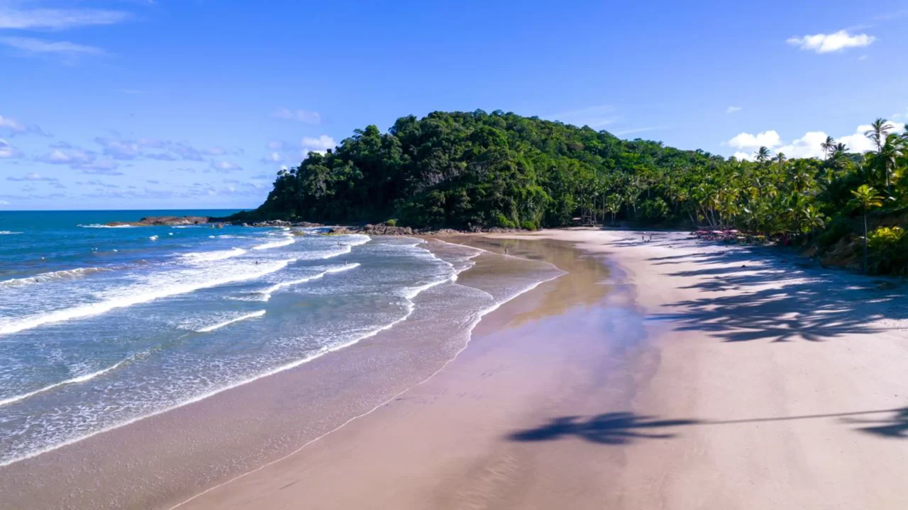 Itacaré oferece cachoeiras, praias e muita natureza // Créditos: depositphotos.com / PedroTruffi