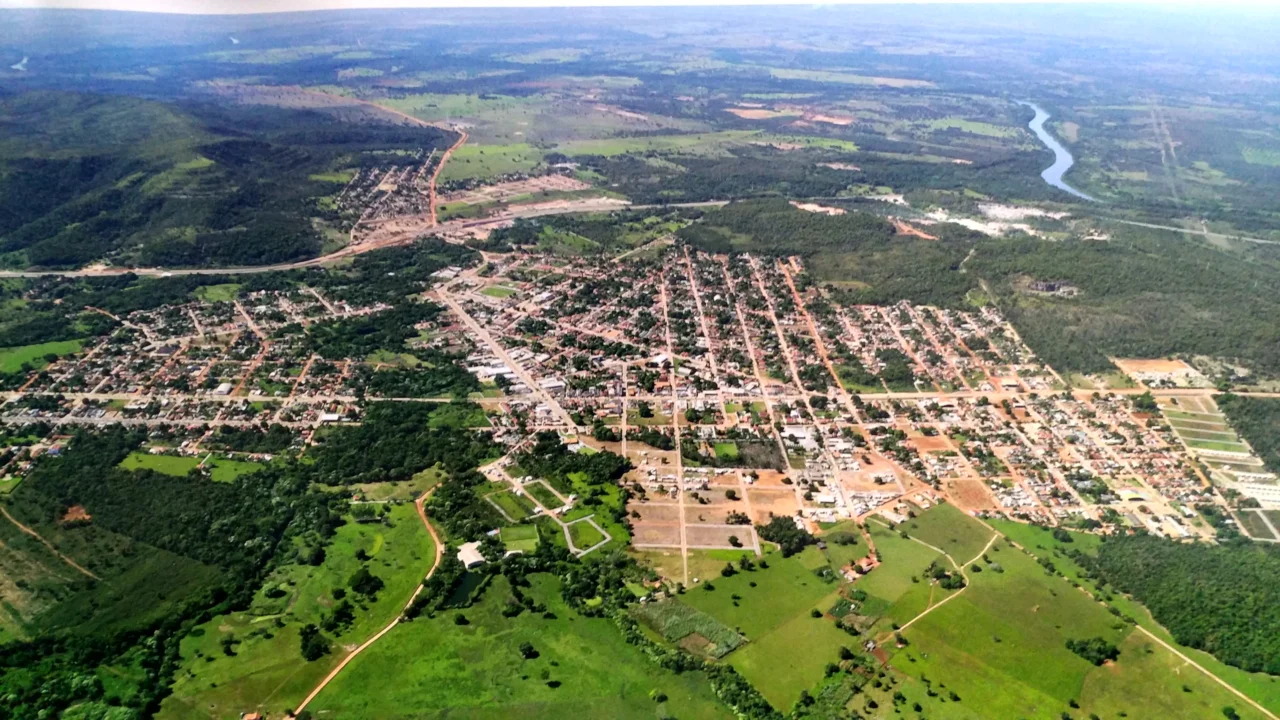 Nobres reúne rios cristalinos, nascentes e vegetação do Cerrado // Créditos: Wikipedia / Wikimedia Commons