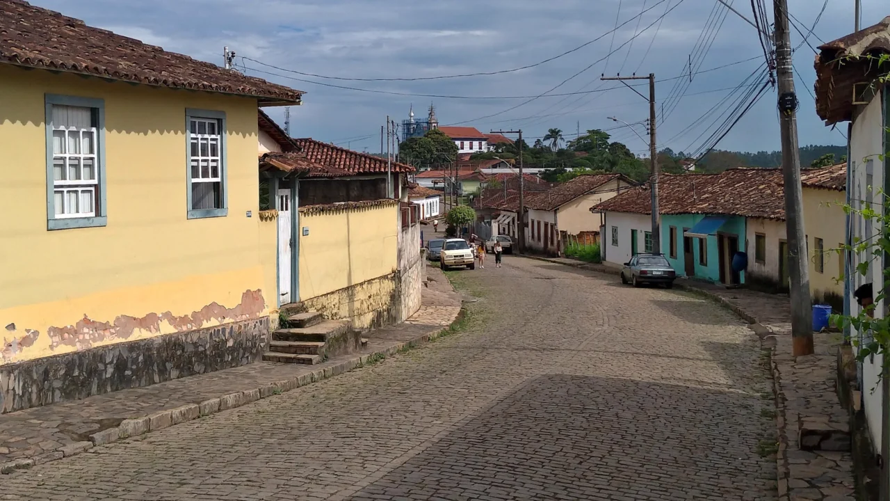 Catas Altas se destaca pelas montanhas e pelo ambiente tranquilo // Créditos: Wikipedia / Wikimedia Commons