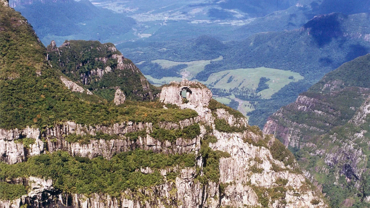 Urubici reúne montanhas, cânions e paisagens de altitude // Créditos: Wikipedia / Wikimedia Commons