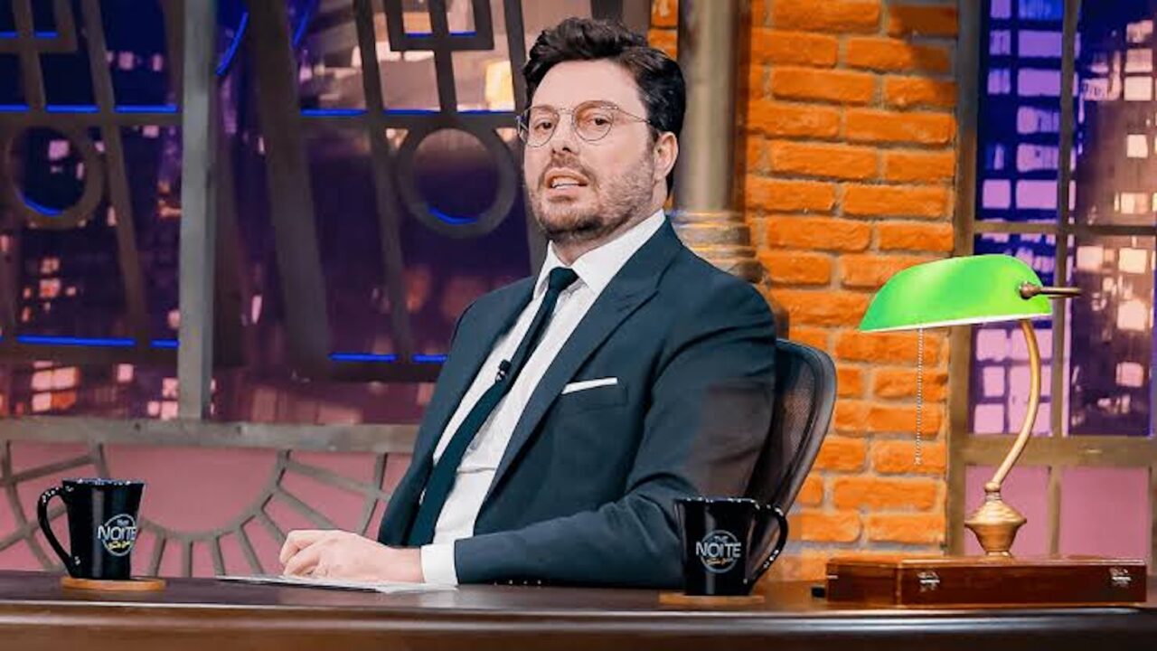 The Noite desafia horário eleitoral com estratégia inédita no YouTube