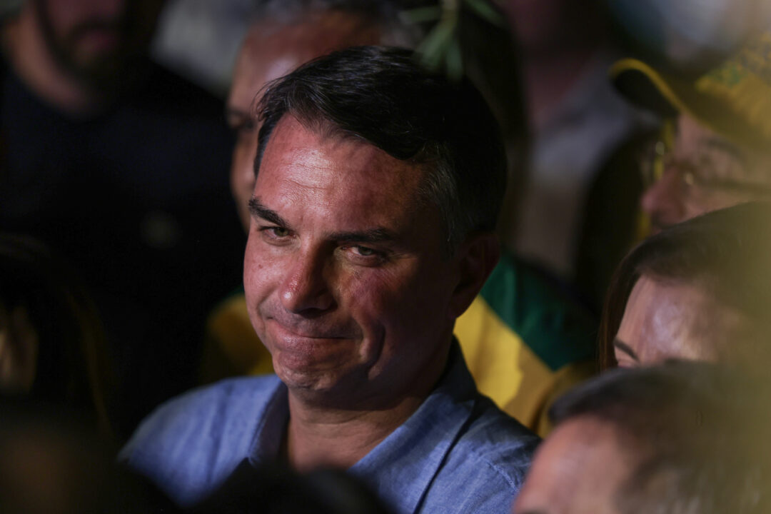 TSE manda Flávio e aliados remover vídeo sobre ato na Paulista