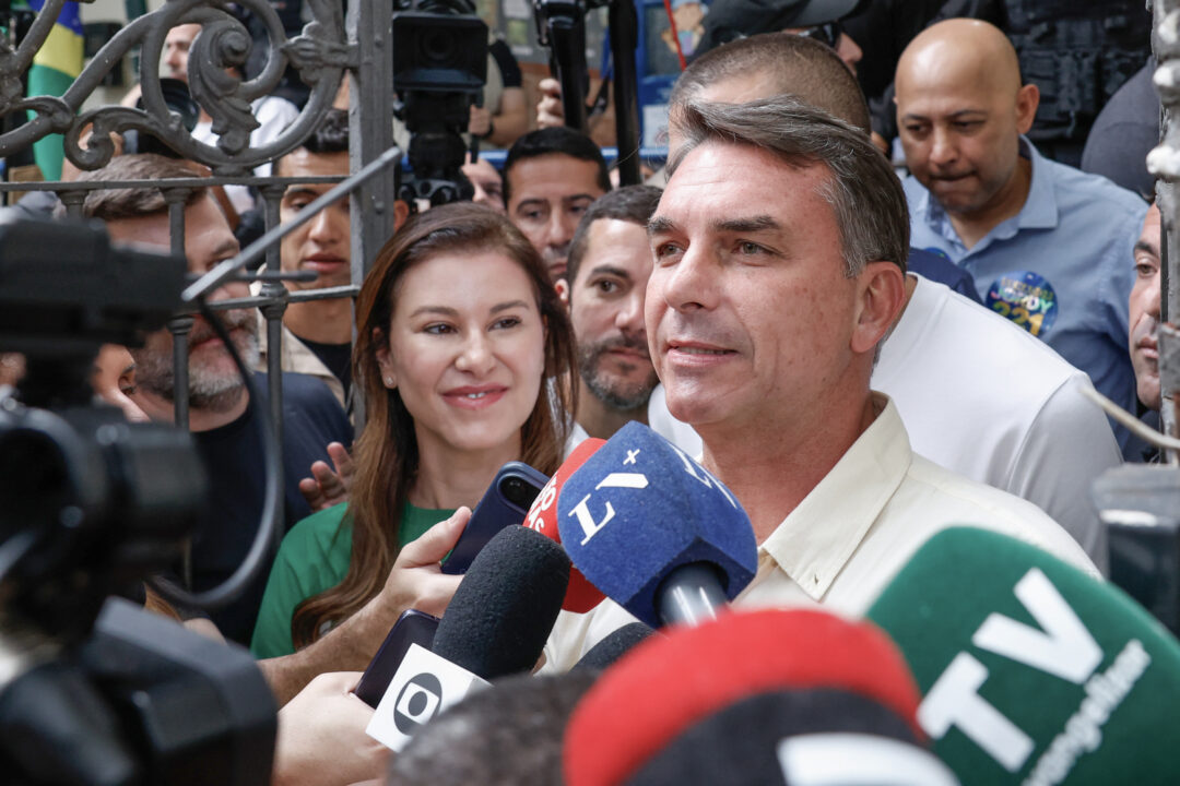 Flávio diz que campanha de Lula vive “clima de velório”