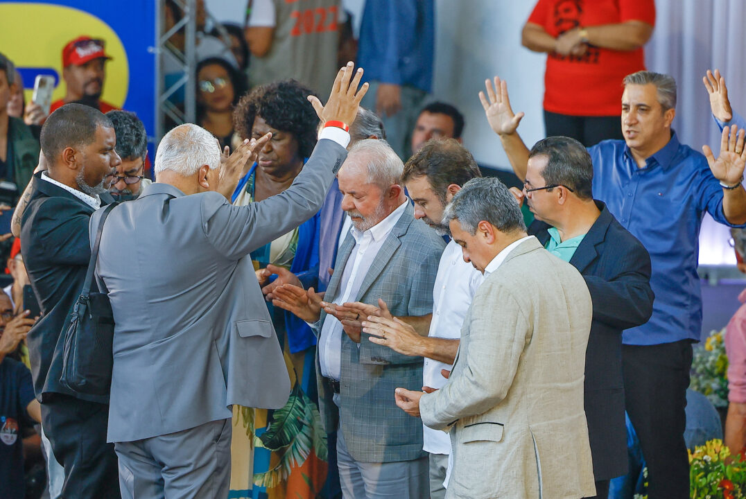 Lula tenta conquistar evangélicos (de novo) com carta