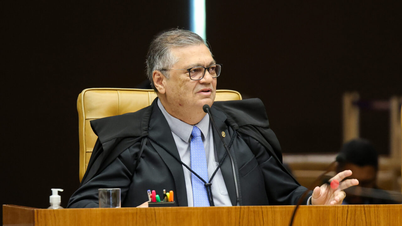 Crusoé: Dino enrola para defender intervenção eleitoral do Judiciário