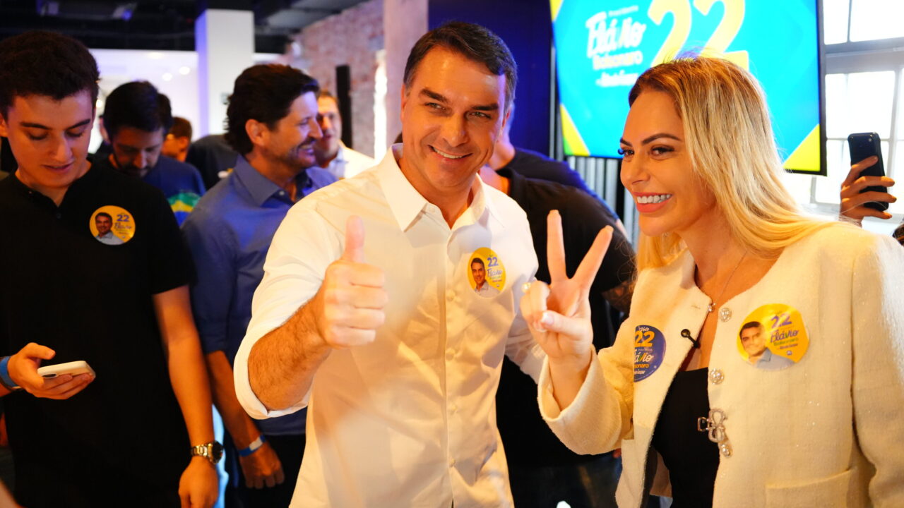 Apostas na vitória de Flávio chegam a 87% no Polymarket