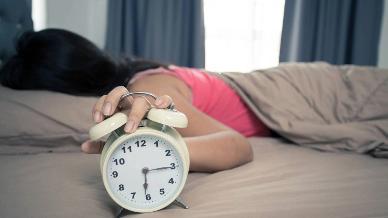 A psicologia revela que pessoas que levantam cedo e voltam para a cama por um tempo não são preguiçosas, mas precisam de uma transição gradual entre descanso e atividade