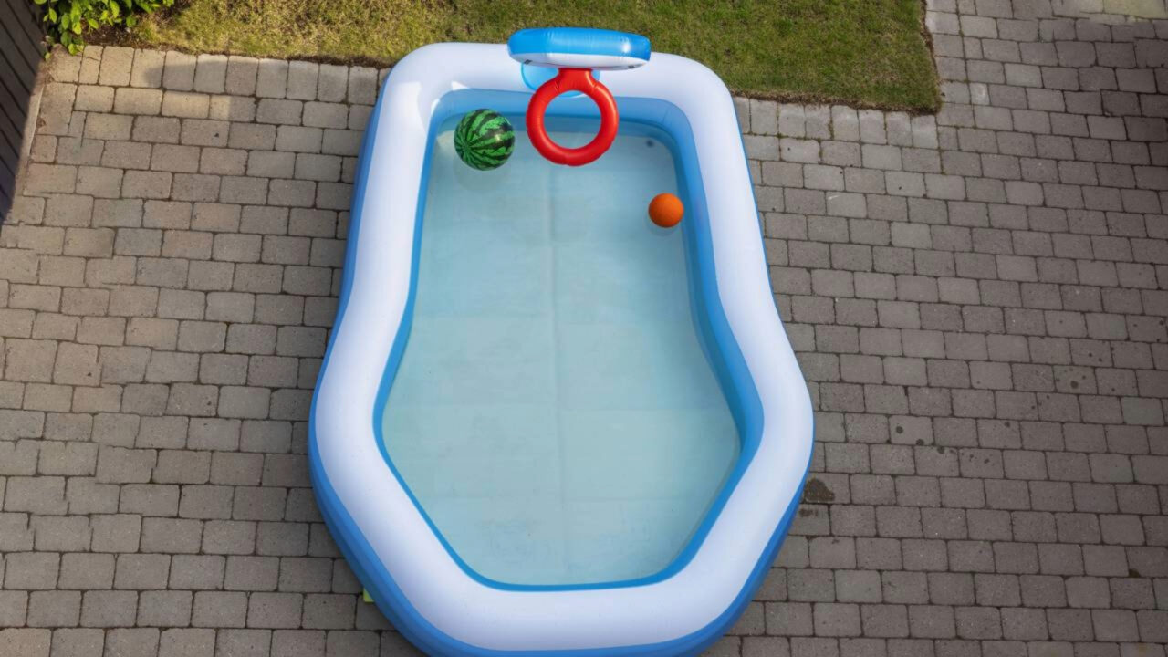 Ainda estão procurando pelo morador de Salamanca que colocou uma piscina de 2 metros cúbicos no pátio de sua comunidade de vizinhos