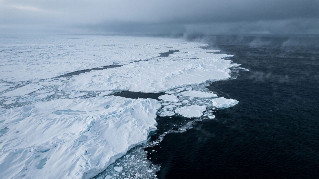 O gelo marinho da Antártida chegou ao inverno de 2026 com o terceiro menor máximo já medido por satélite